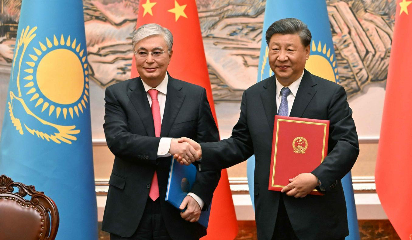 Президент Казахстана совершил визит в Китай, где встретился с Си Цзиньпином