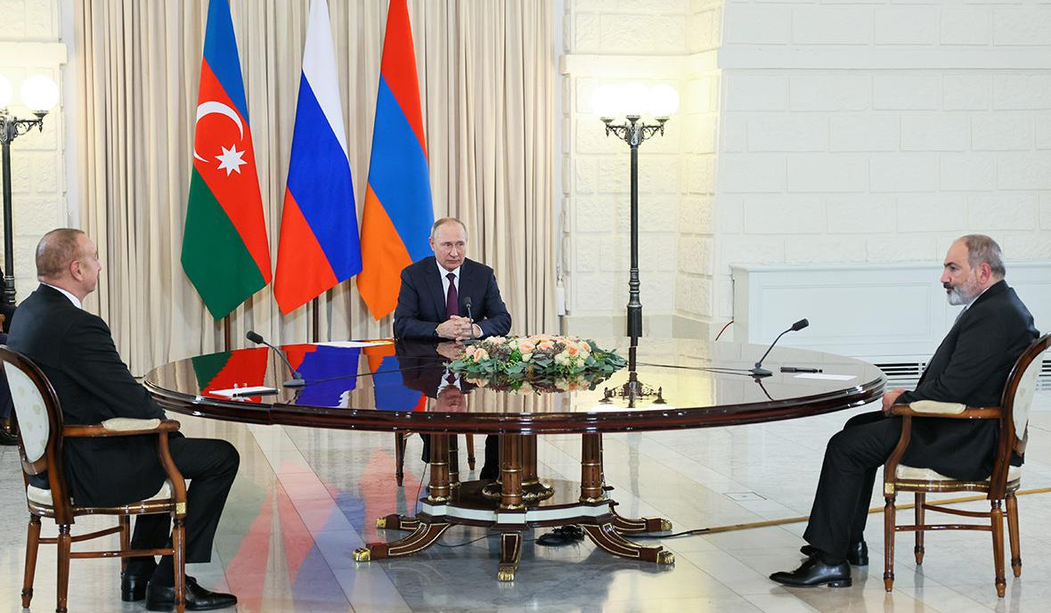 Сегодня запланирована трехсторонняя встреча Путина, Пашиняна и Алиева: Песков