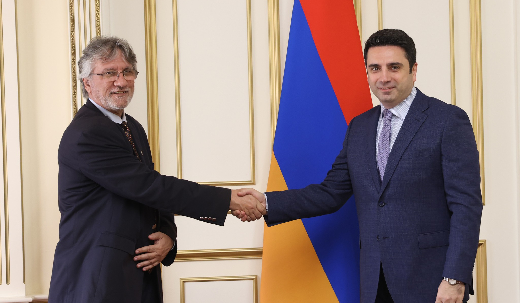 Alen Simonyan Argentina-Ermənistan dostluq qrupunun prezidentinin başçılıq etdiyi nümayəndə heyətini qəbul edib