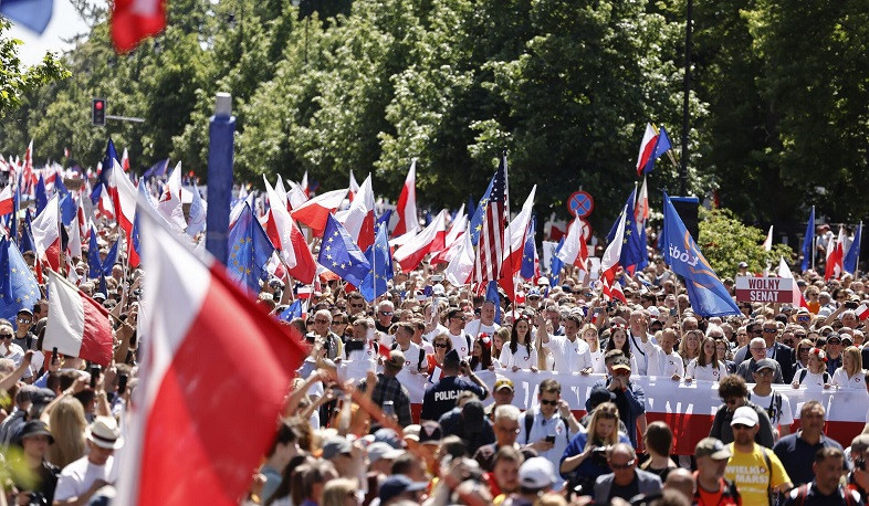 В Варшаве стартовала акция протеста польской оппозиции