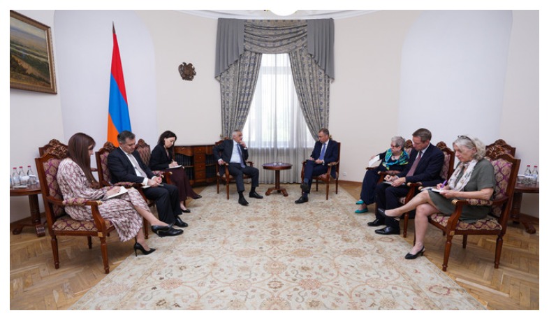Armenia's Deputy Prime Minister, EU’s Special Representative discuss prospects of restoring railway connection with Azerbaijan