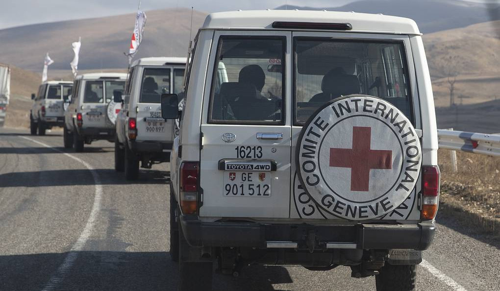15 բուժառու Կարմիր խաչի ուղեկցությամբ Արցախից տեղափոխվել է Հայաստանի բուժկենտրոններ