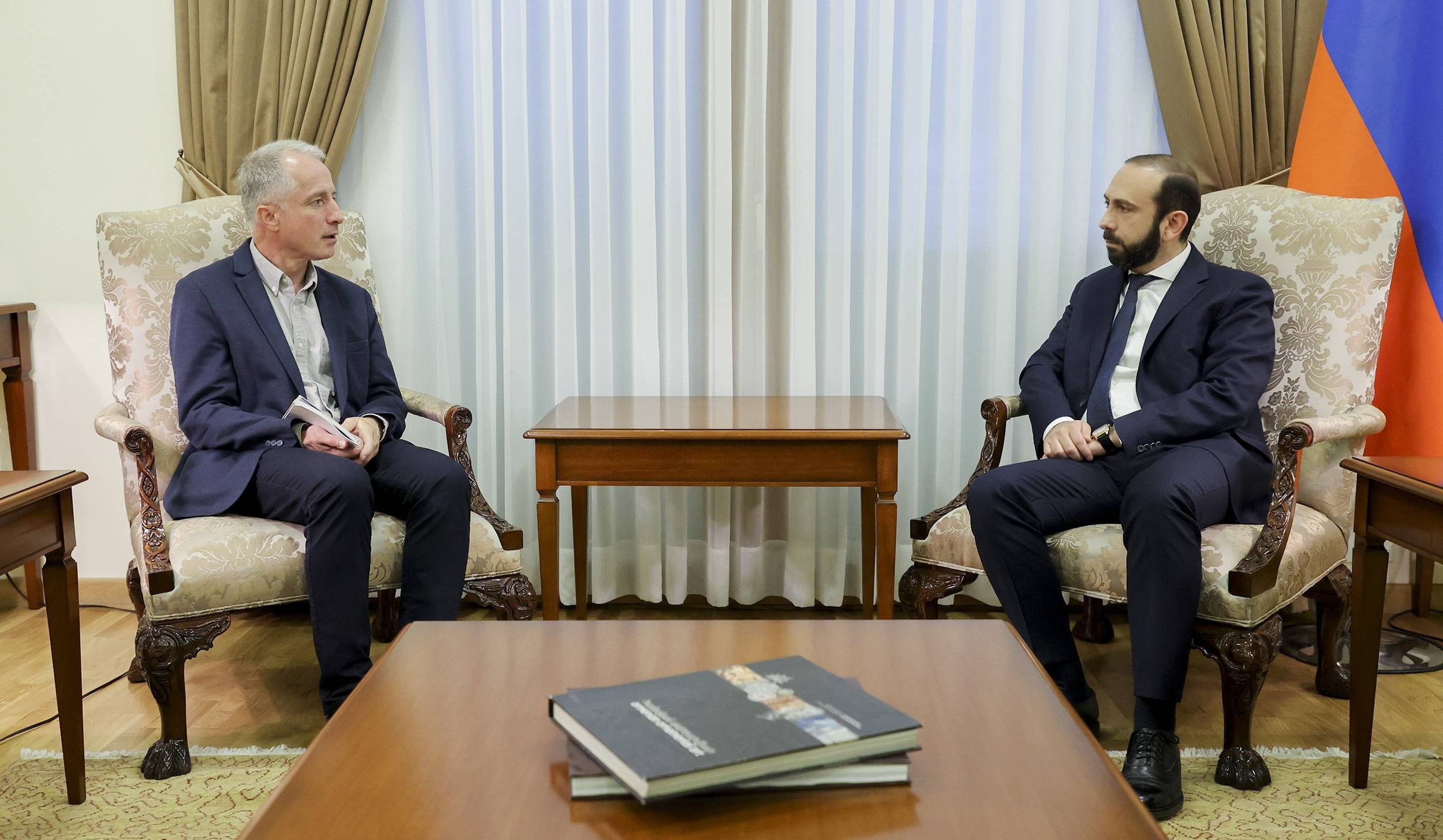 Мирзоян представил руководителю региональной программы Фонда «Конрад Аденауэр»  последние события, касающиеся процесса урегулирования армяно-азербайджанских отношений