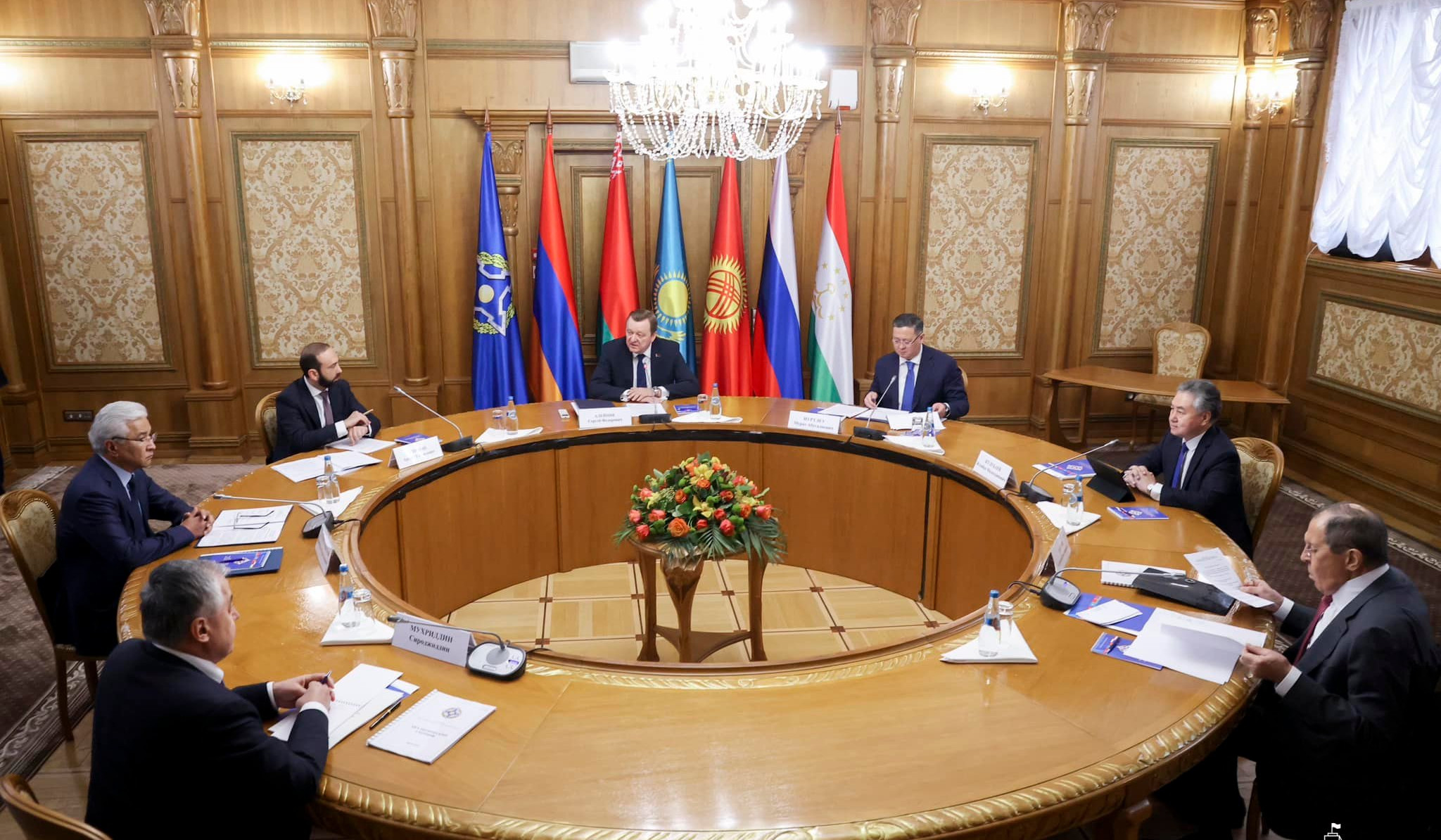 При участии Арарата Мирзояна стартовало заседание министров ИД государств-членов ОДКБ в узком формате