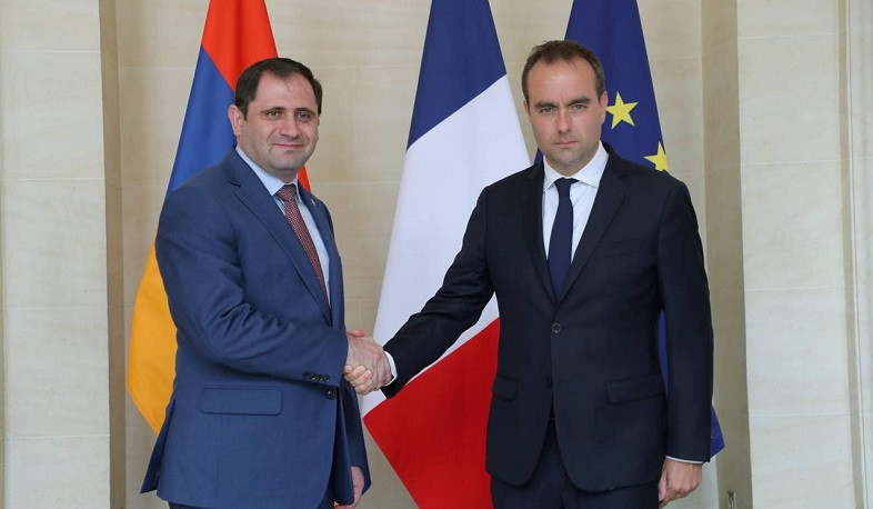 Сурен Папикян обсудил с французским коллегой вопросы региональной безопасности