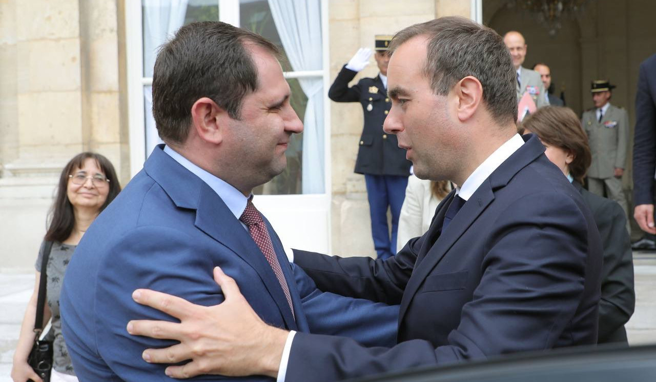 Мы продолжили обсуждение проектов оборонного сотрудничества между Арменией и Францией: Папикян