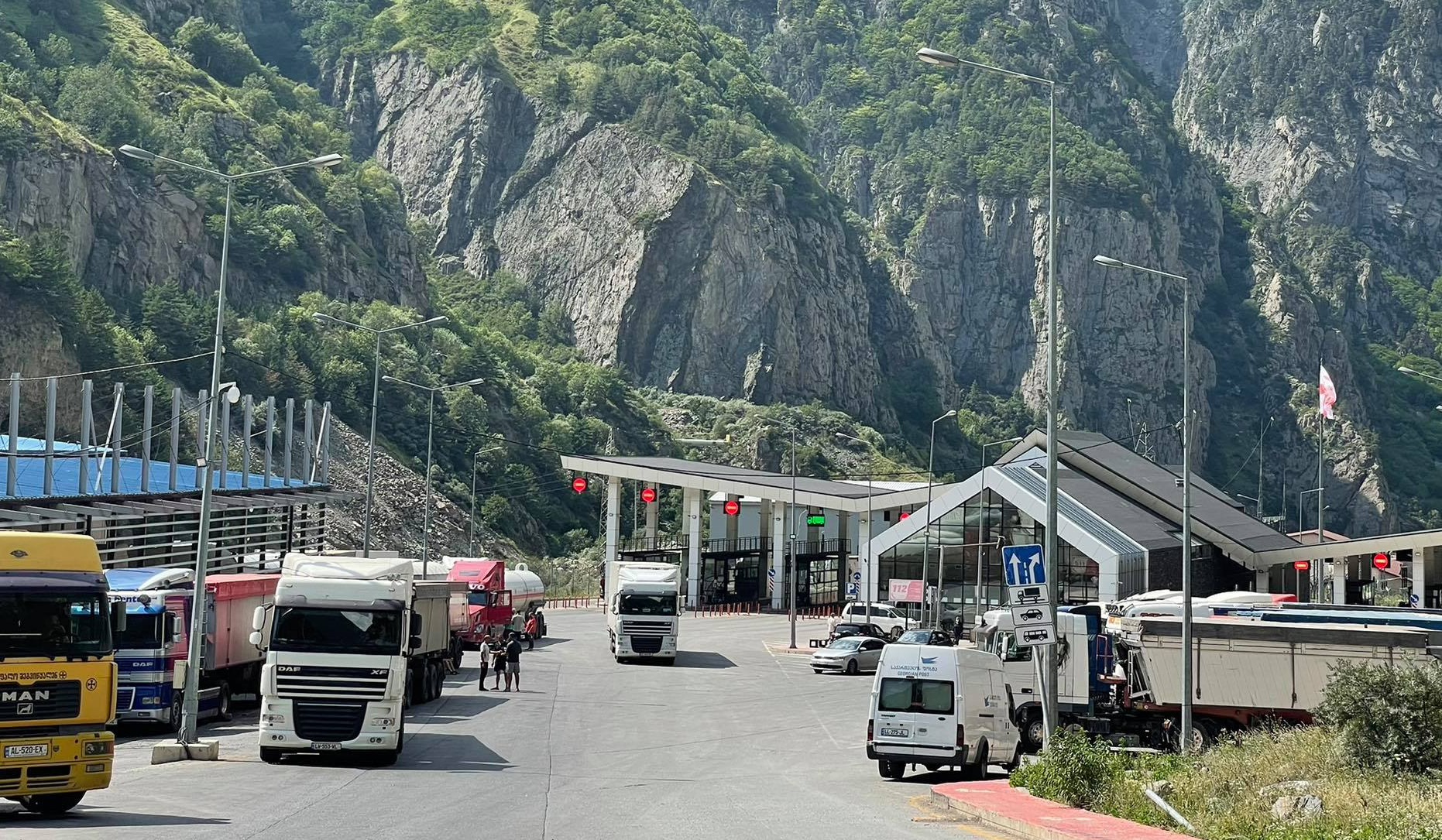 Վերին Լարսում անցուղիների թիվը 11-ից դարձել է 39, 1 օրում անցակետերով մոտ 1400 մեքենա է անցել