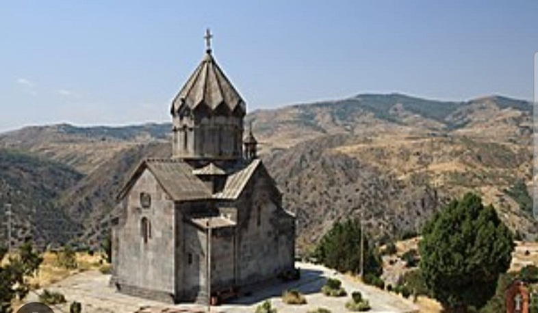 Azərbaycan Berdzorun Müqəddəs Hambardzman kilsəsini məscidə çevirir