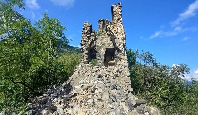 Մասնակիորեն փլուզվել է 13-րդ դարի եռահարկ աշտարակ