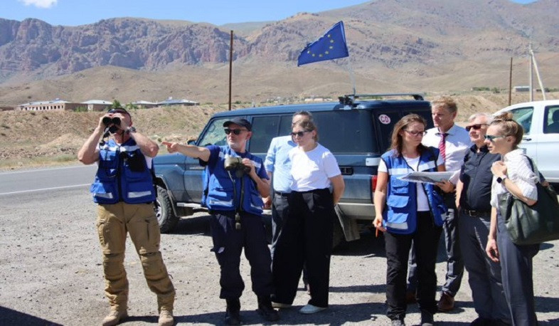 Alman deputatı Merle Şpelerberq Jermuka səfər edib