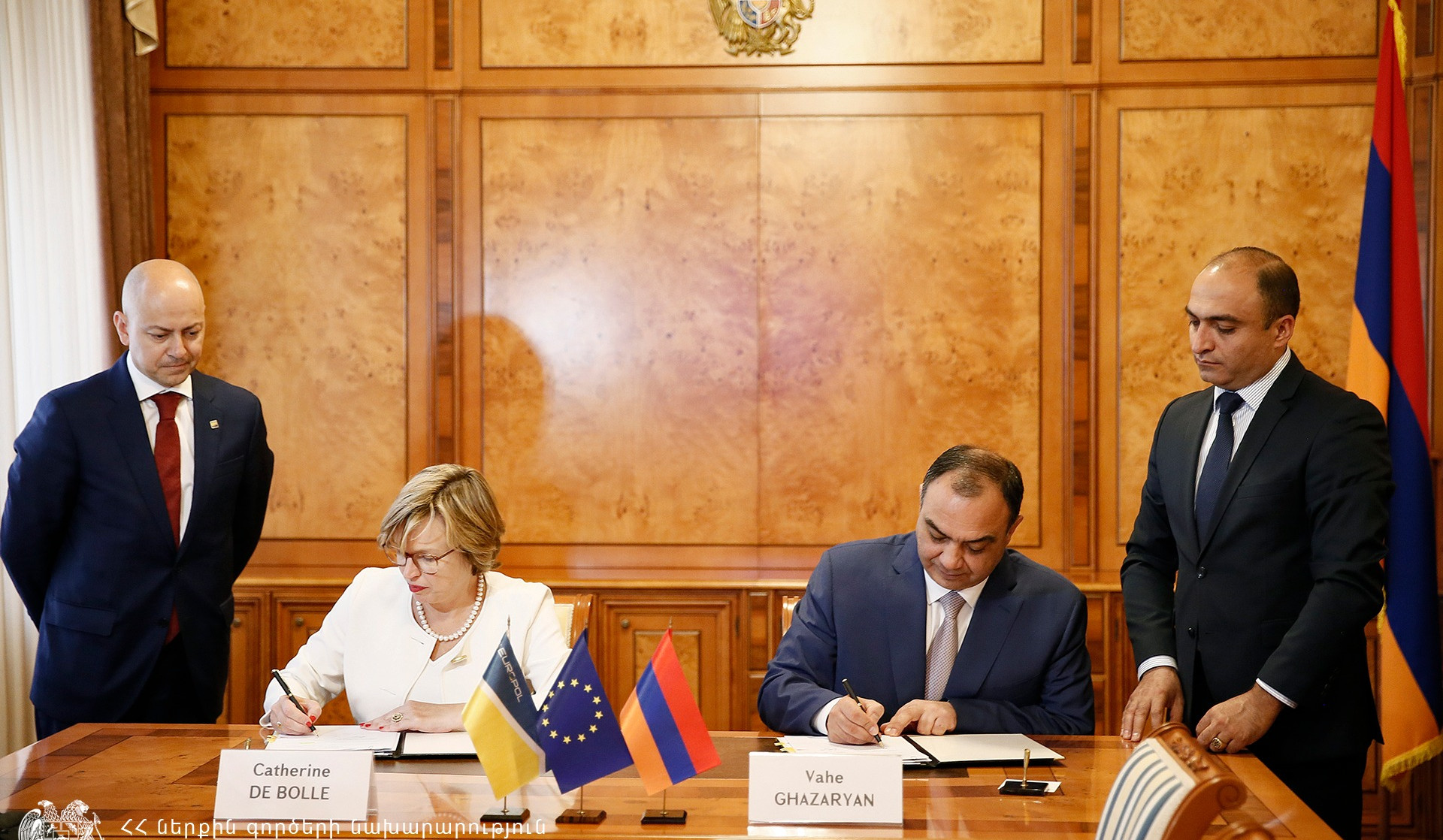 ՀՀ ՆԳ նախարարը և Եվրոպոլի գործադիր տնօրենը փոխըմբռնման հուշագիր և համաձայնագիր են ստորագրել