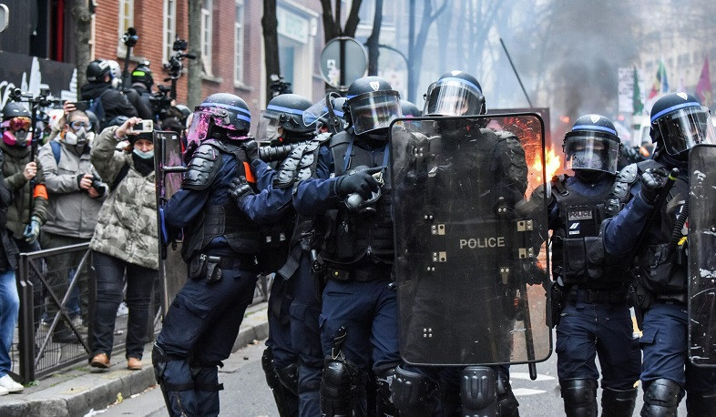Во Франции вспыхнули беспорядки из-за убийства подростка
