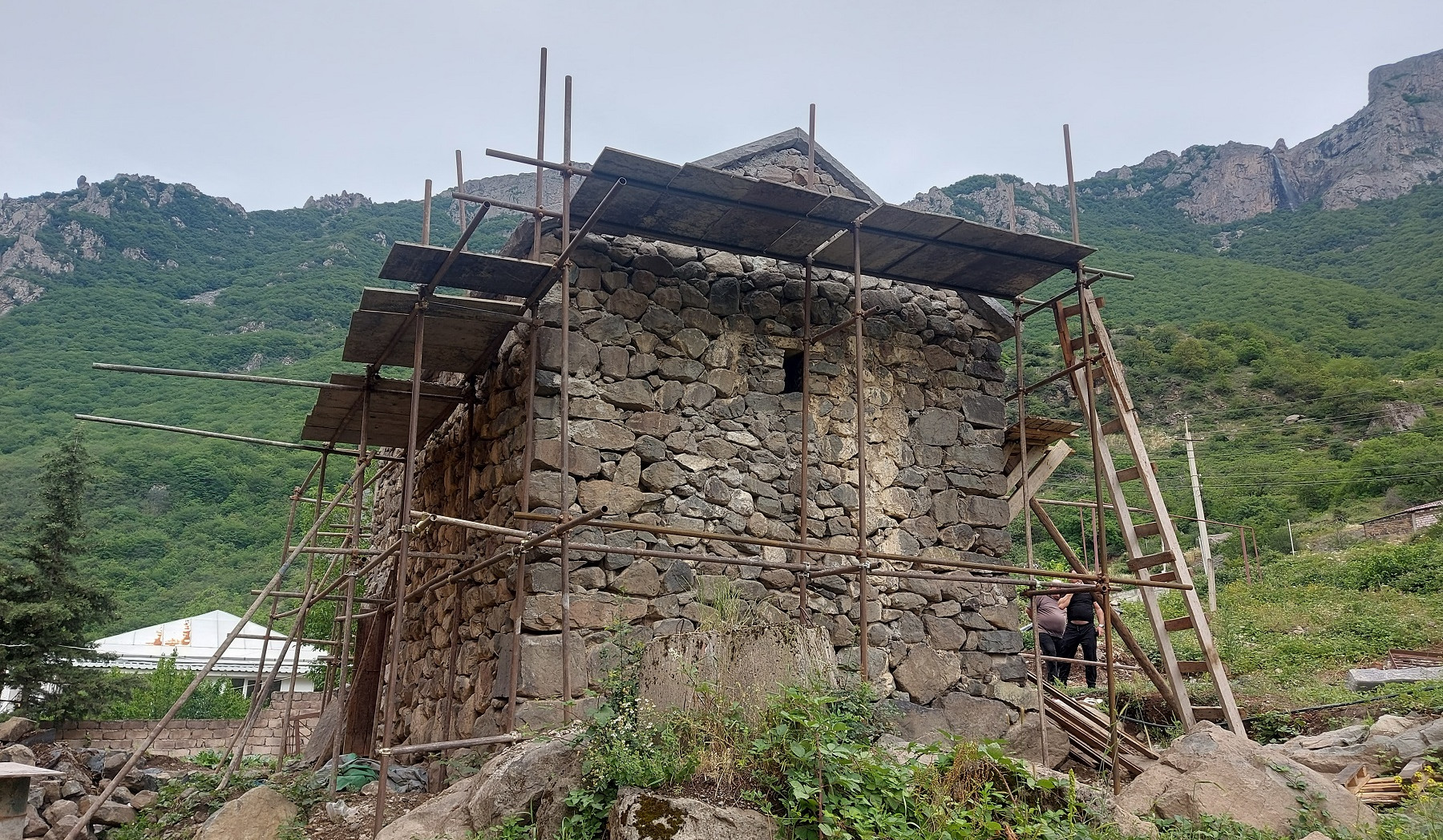 Մեկնարկել են Համլետավան գյուղի 17-18-րդ դարի մատուռ-դամբարանի վերականգնման աշխատանքները