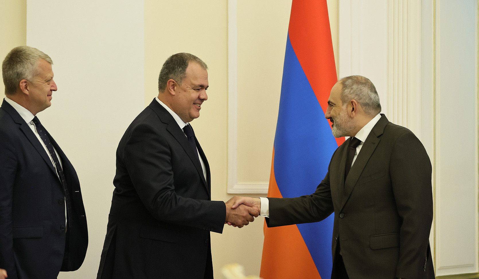 Government will continue consistent steps to improve business environment: Prime Minister received Shell company delegation