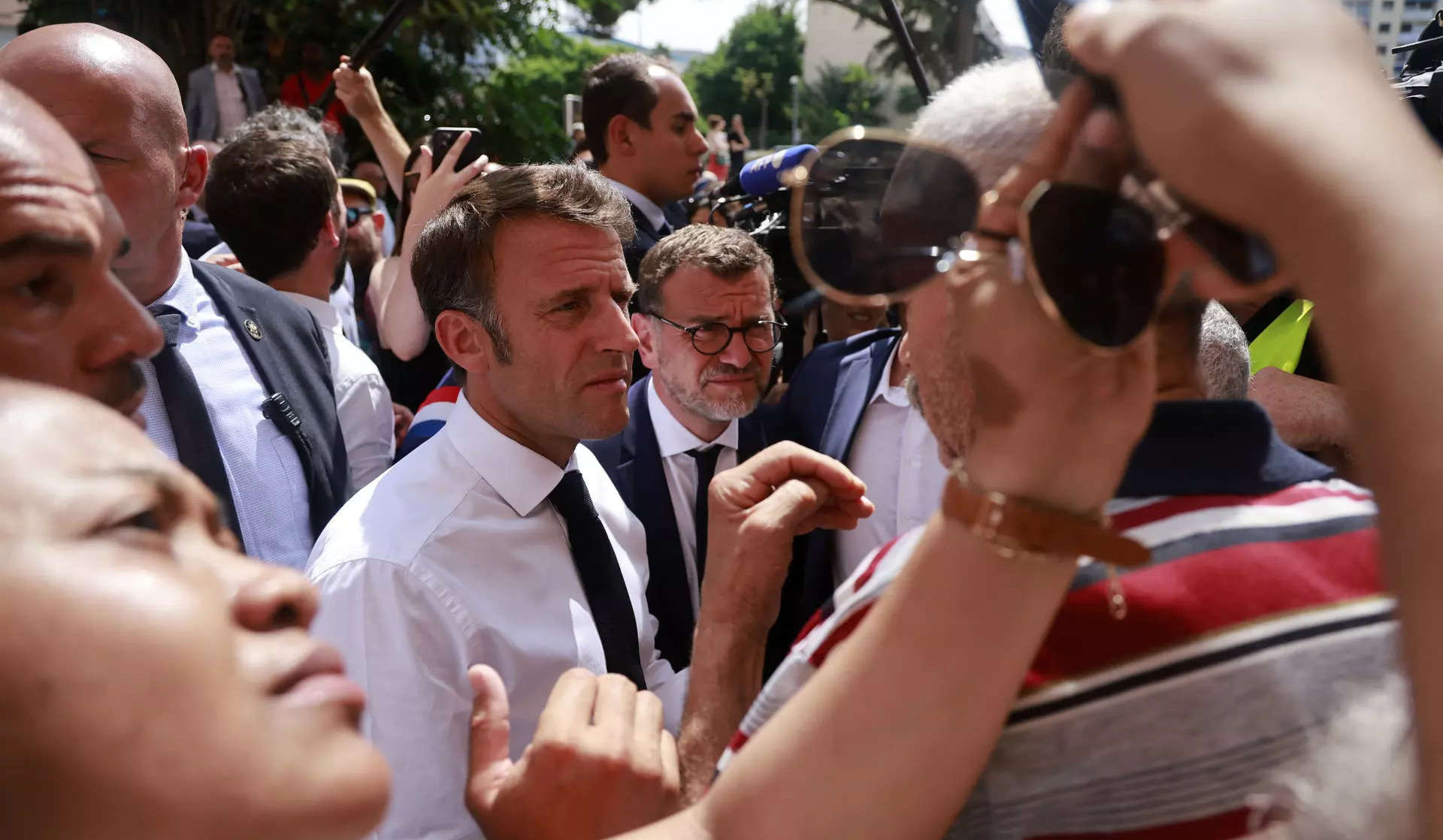 France protests ease as Macron prepares to meet leaders of parliament