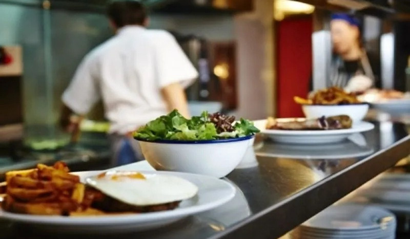 Արցախում հուլիսի 5-ից հանրային սննդի օբյեկտներում արգելվում է մինչև 50 անձանց մասնակցությամբ ճաշկերույթների կազմակերպումը