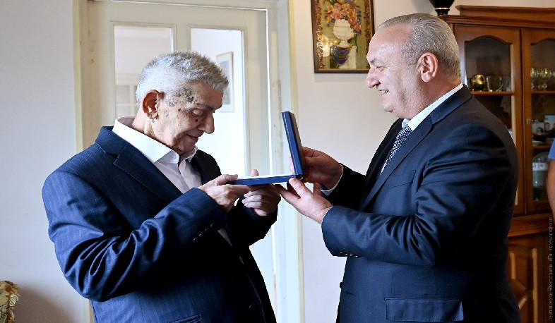 Լավրենտի Միրզոյանը պարգևատրվել է «Մովսես Խորենացի» մեդալով