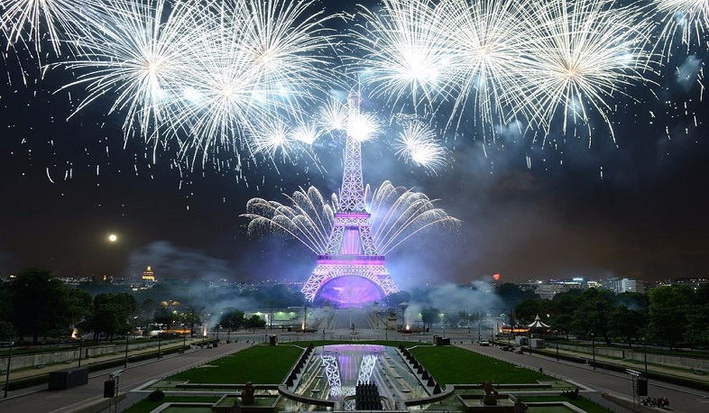 В День взятия Бастилии французам запретят устраивать фейерверки