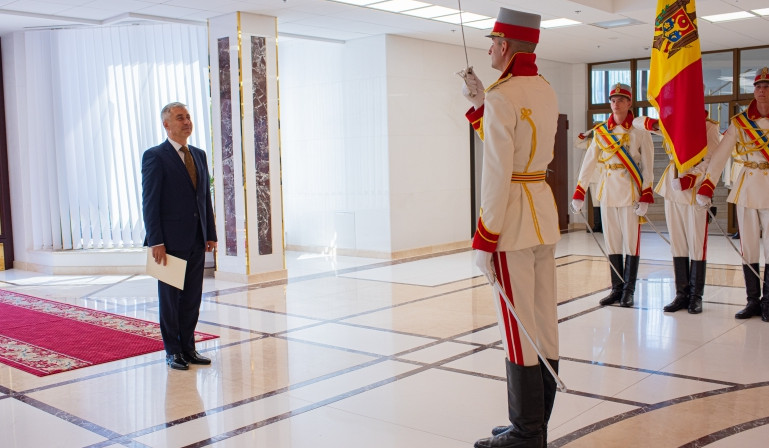 Վլադիմիր Կարապետյանն իր հավատարմագրերն է հանձնել Մոլդովայի Հանրապետության նախագահին