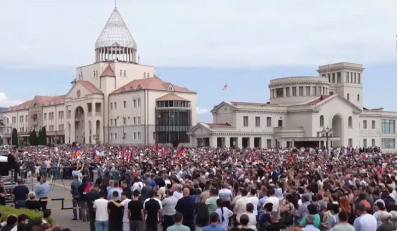 Call for consolidation from Stepanakert: rally called in Renaissance Square