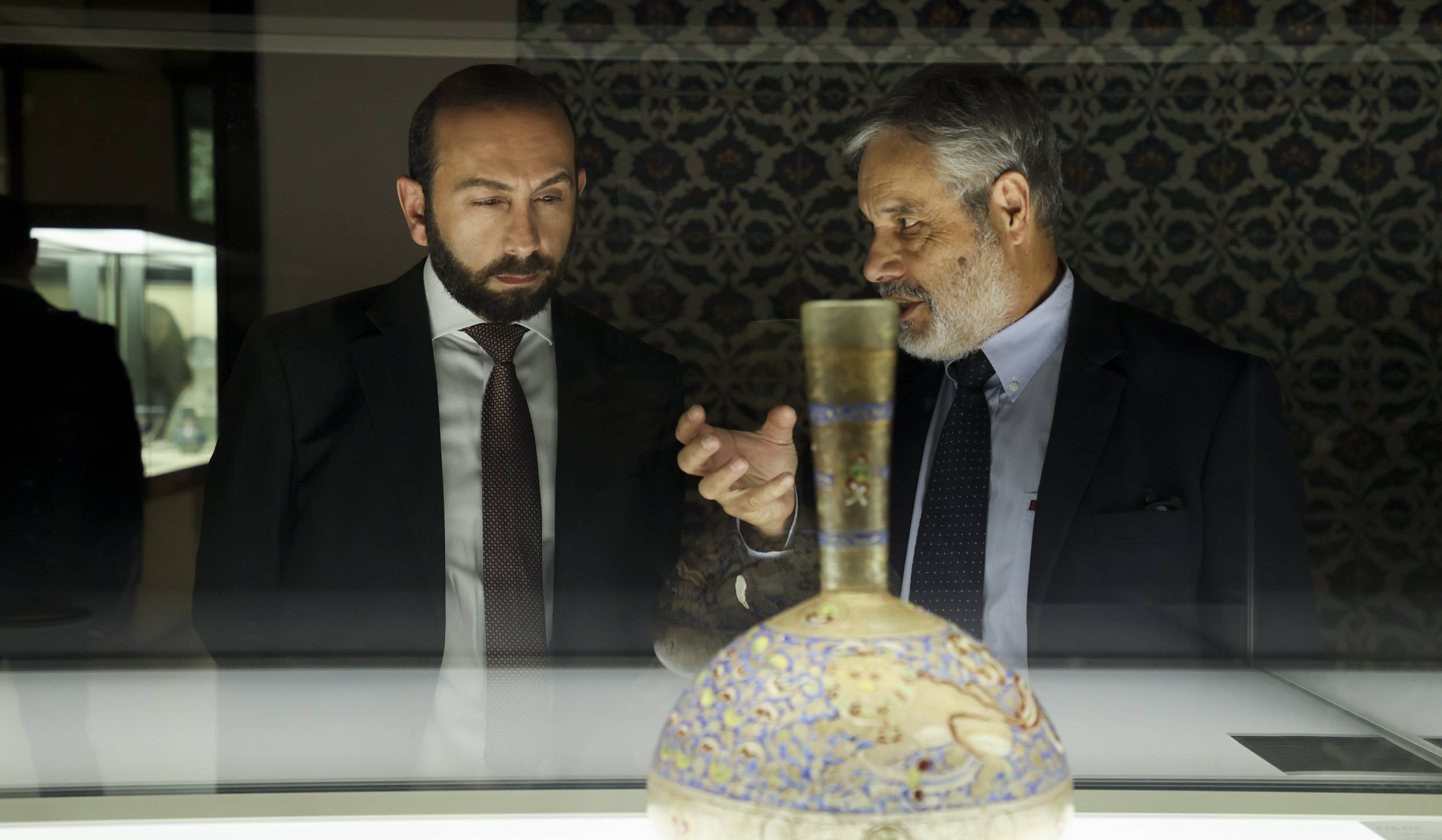 Արարատ Միրզոյանը «Գալուստ Գյուլբենկյան» թանգարանում ծանոթացել է արվեստի գործերի` հայկական բացառիկ նմուշներ ներառող հավաքածուին