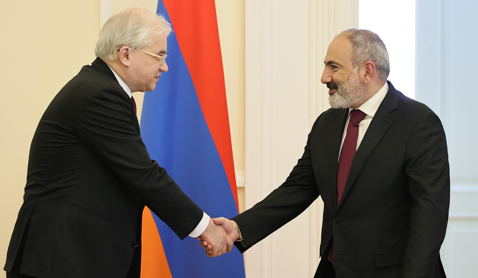 Armenian Prime Minister Pashinyan receives Igor Khovaev