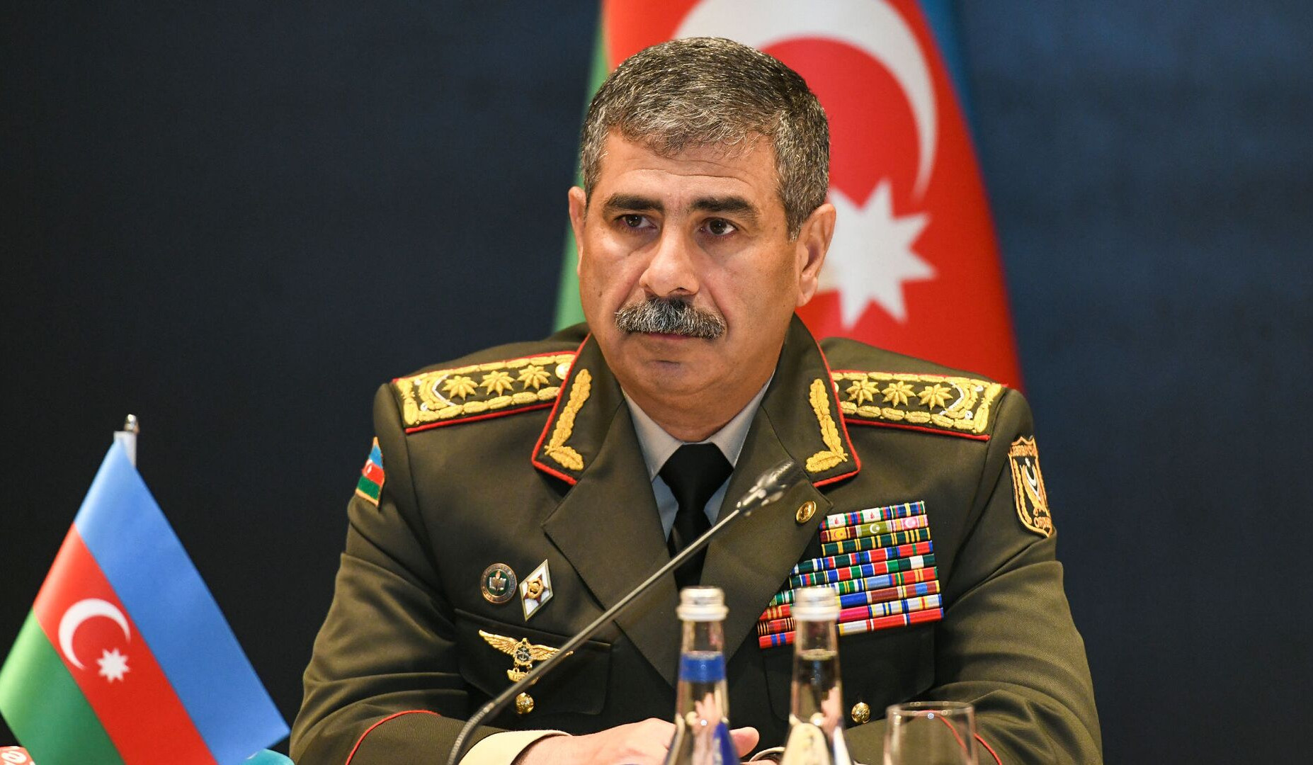 Ադրբեջանի պաշտպանության նախարարը մեկնել է Թուրքիա՝ ծանոթանալու նոր սպառազինությանը