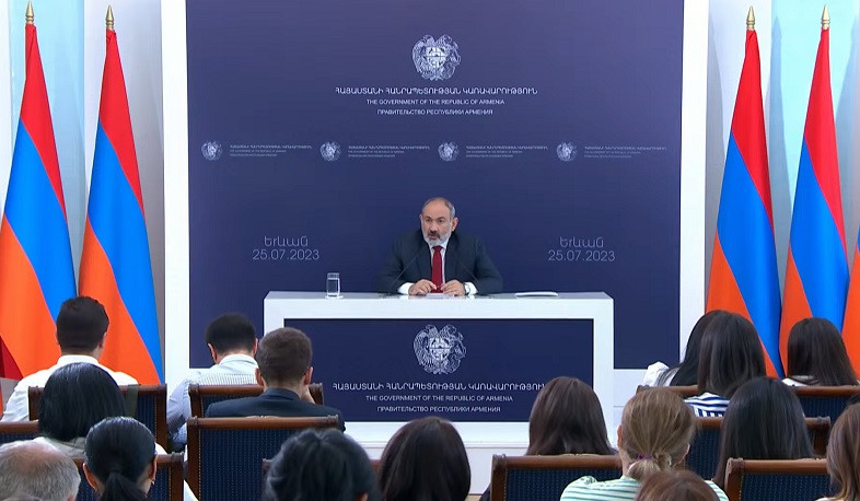 Пашинян о переговорах по вхождению Нагорного Карабаха в состав РФ и переселению 120 тысяч жителей НК в Армению