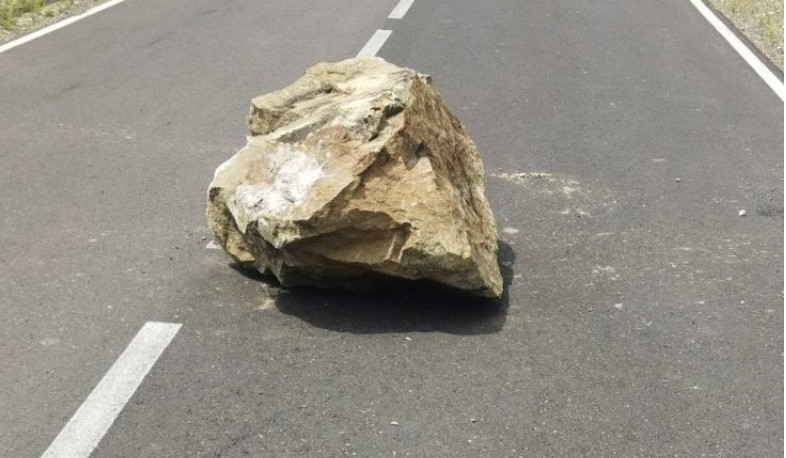 Հրազդան-Բջնի ավտոճանապարհին տեղի է ունեցել քարաթափում․ ճանապարհը մասամբ փակվել է