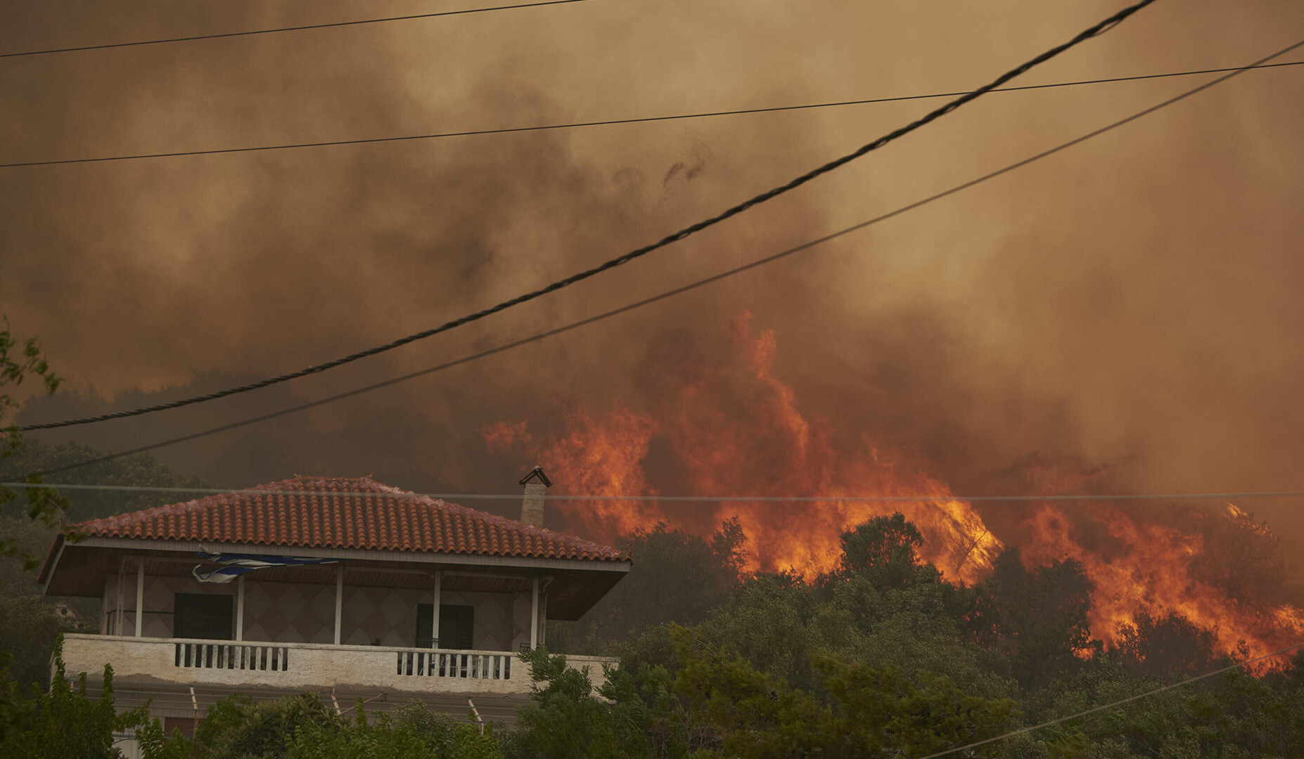 В Греции сохранится жара, прогнозируют новые пожары