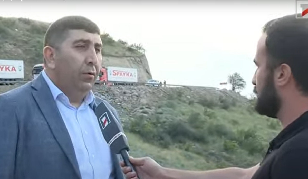 Humanitar yardım aparan yük maşınları artıq Kornidzorun sərhəd hissəsindədir