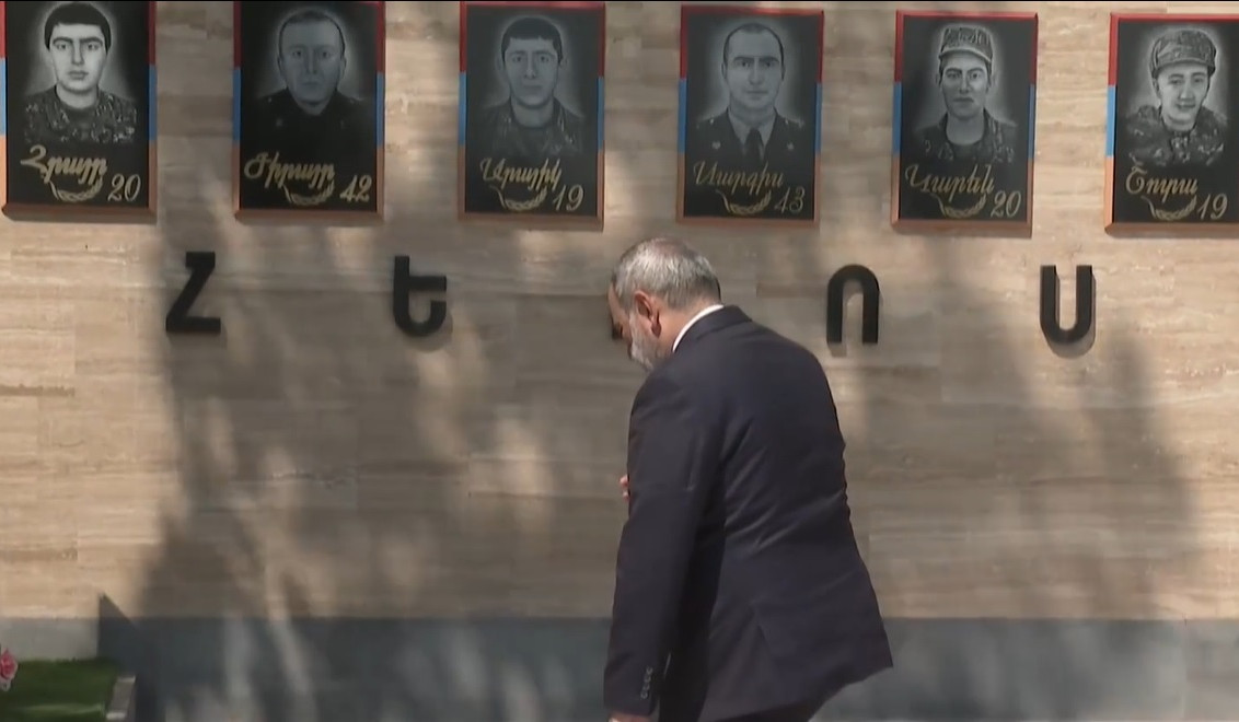 Վարչապետը Ծովինար բնակավայրում հարգանքի տուրք է մատուցել հերոսների հիշատակին