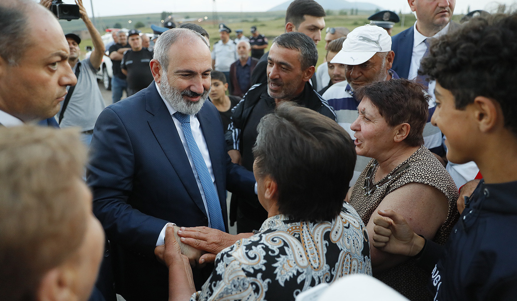 Գեղարքունիքի մարզ այցն ավարտվեց Գագարինում չնախատեսված կանգառով. Նիկոլ Փաշինյան