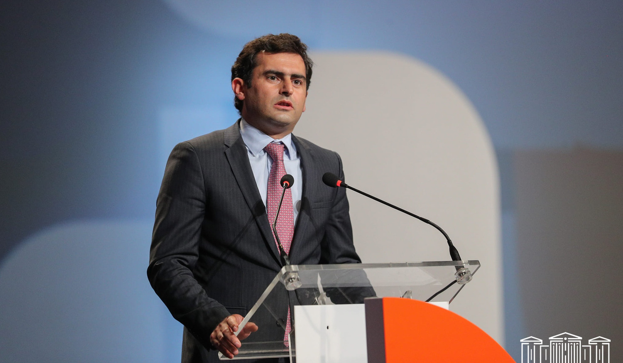 Գտնել այն տեղը, ուր կարելի է ներդնել անհատական ջանք. Հակոբ Արշակյանի կոչը` Ազգային երիտասարդական համաժողովի մասնակիցներին