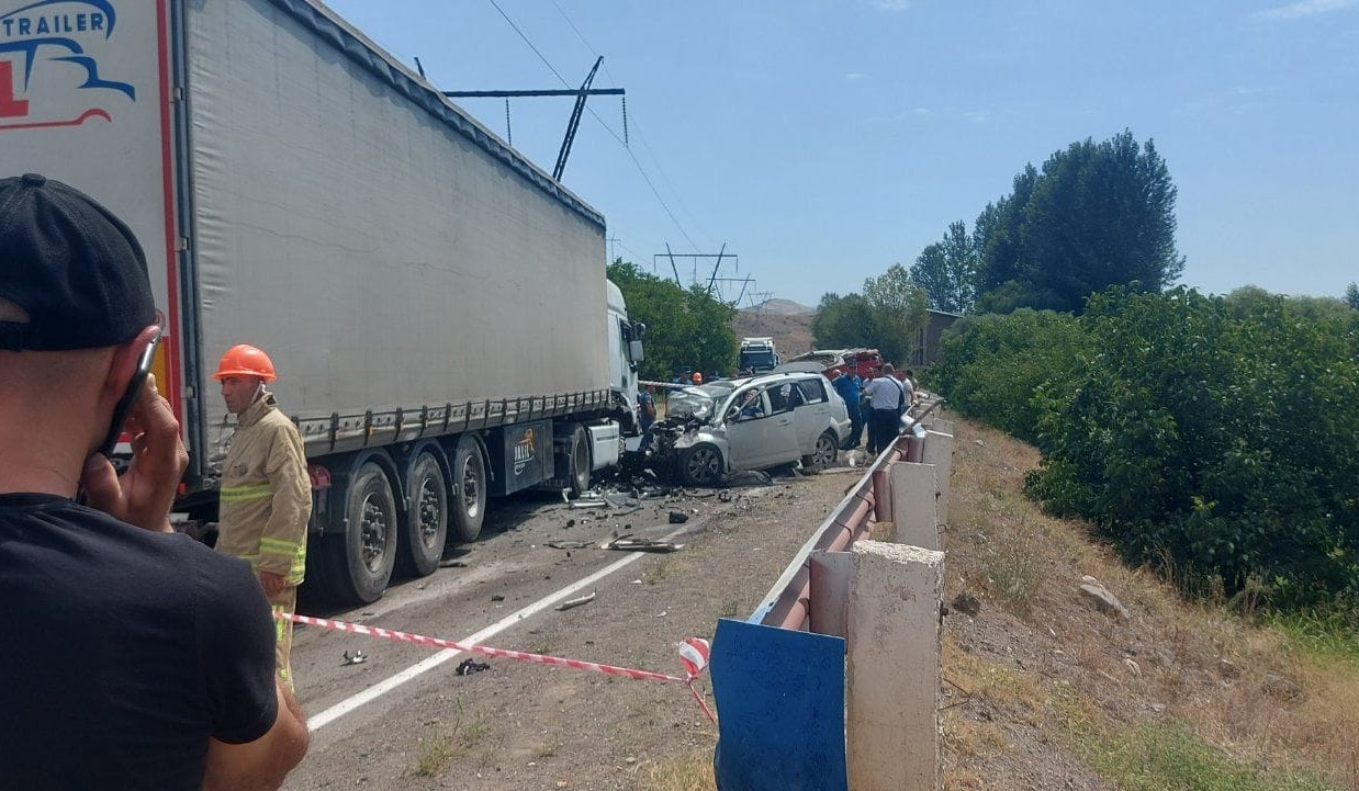 Երևան-Մեղրի ճանապարհին երեք մարդու կյանք խլած ավտովթարի դեպքի առթիվ քրեական վարույթ է նախաձեռնվել