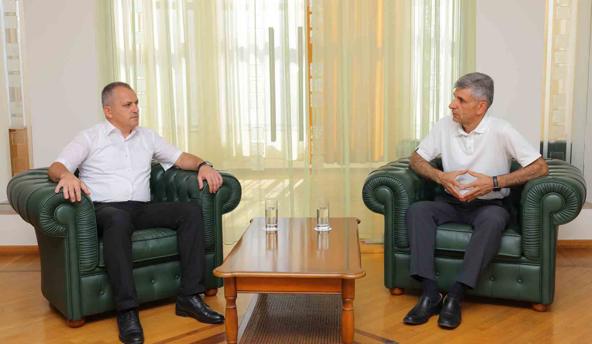 Dağlıq Qarabağ Parlamentinin sədri və Təhlükəsizlik Şurasının katibi təhlükəsizlik vəziyyəti ilə bağlı məsələləri müzakirə ediblər