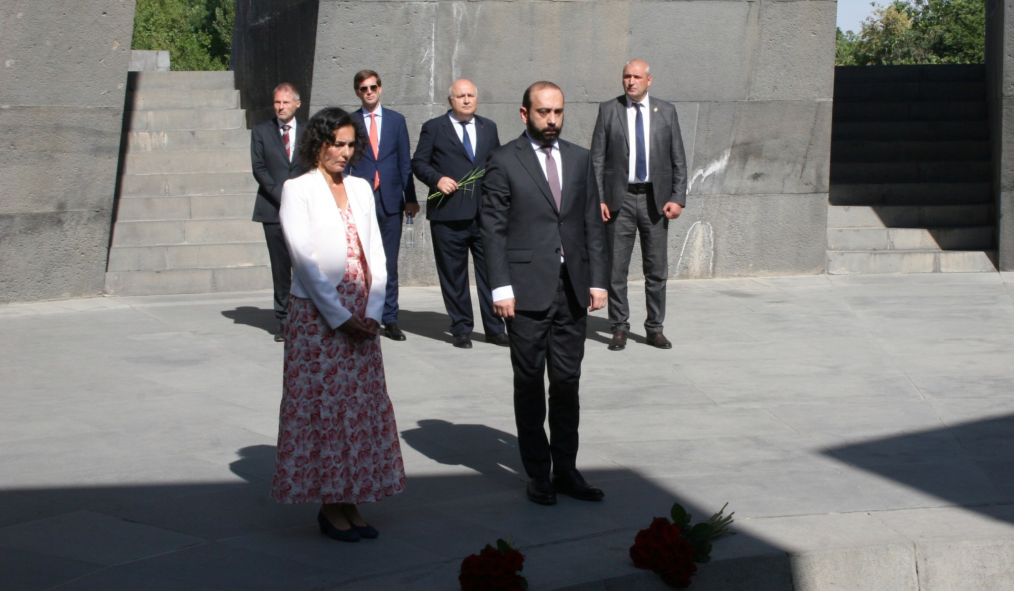Belçikanın xarici işlər naziri Erməni Soyqırımı Memorialını ziyarət edib