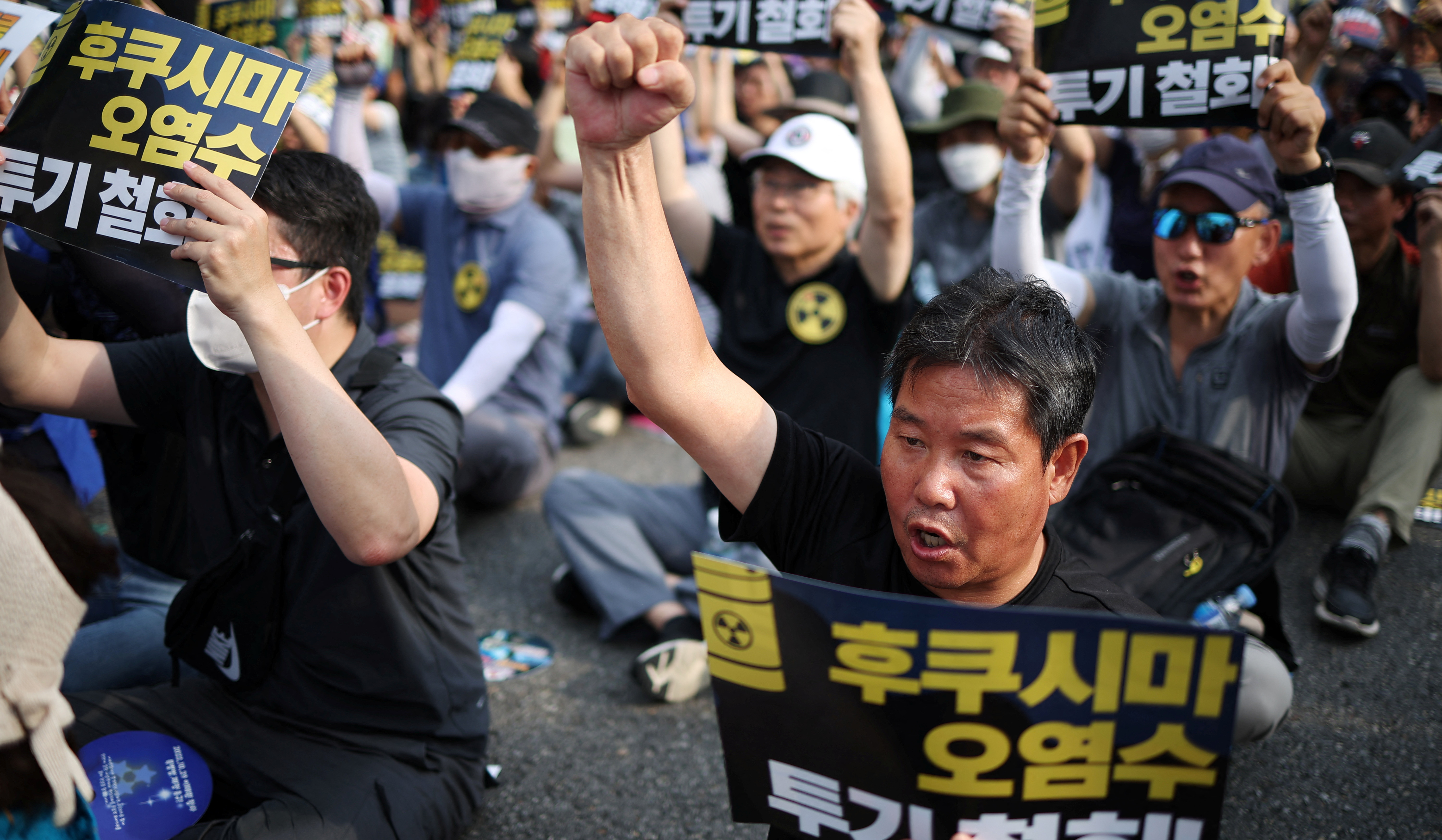 Protesters angry in Seoul after Japan releases Fukushima water