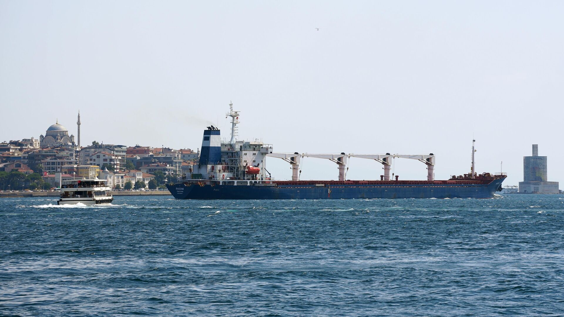 После выхода России из зерновой сделки из Одесского порта вышел второй сухогруз