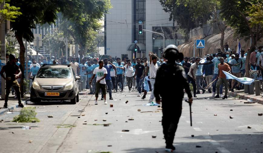 More than 100 injured at asylum seeker protest outside Eritrean embassy in Israel
