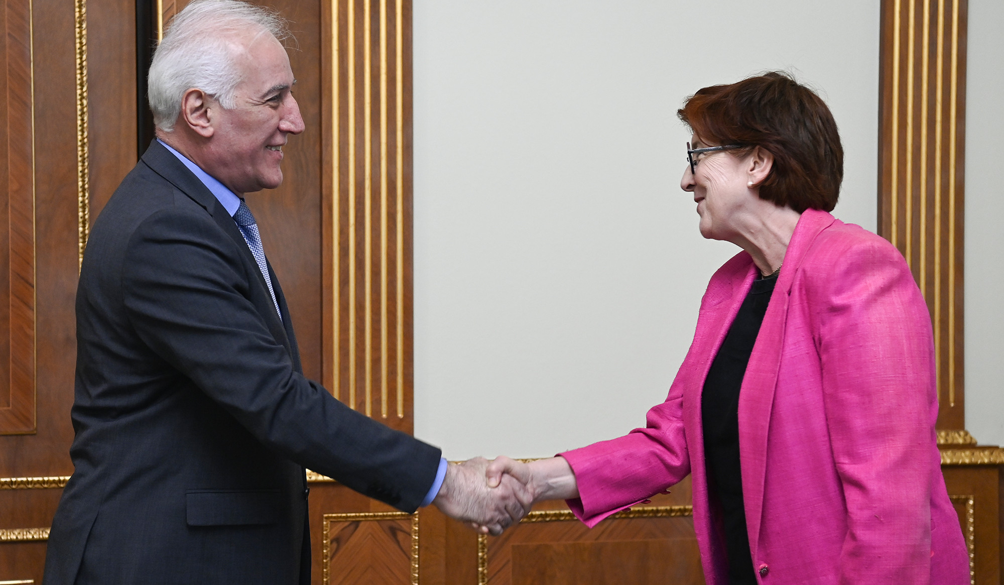 Վահագն Խաչատուրյանը հրաժեշտի հանդիպում է ունեցել ՀՀ-ում Կանադայի դեսպանի հետ