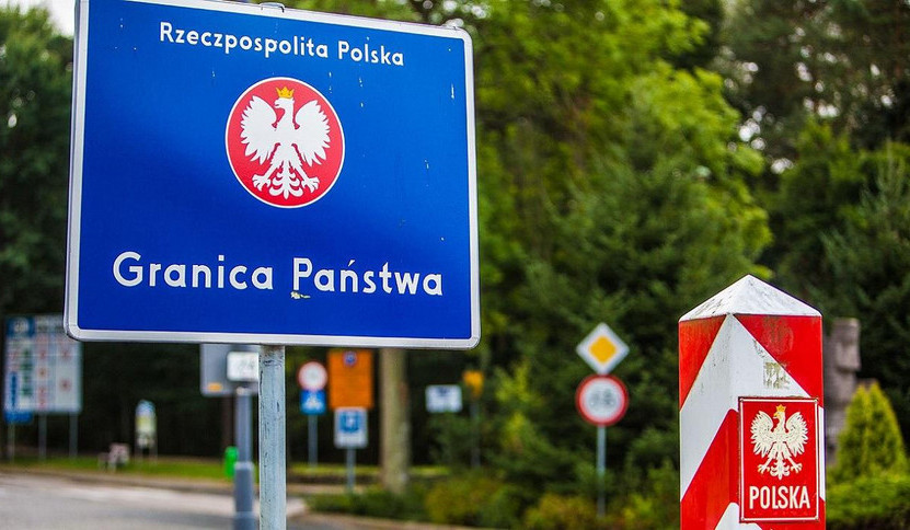 МВД Польши сообщило о запрете на въезд зарегистрированных в России автомобилей