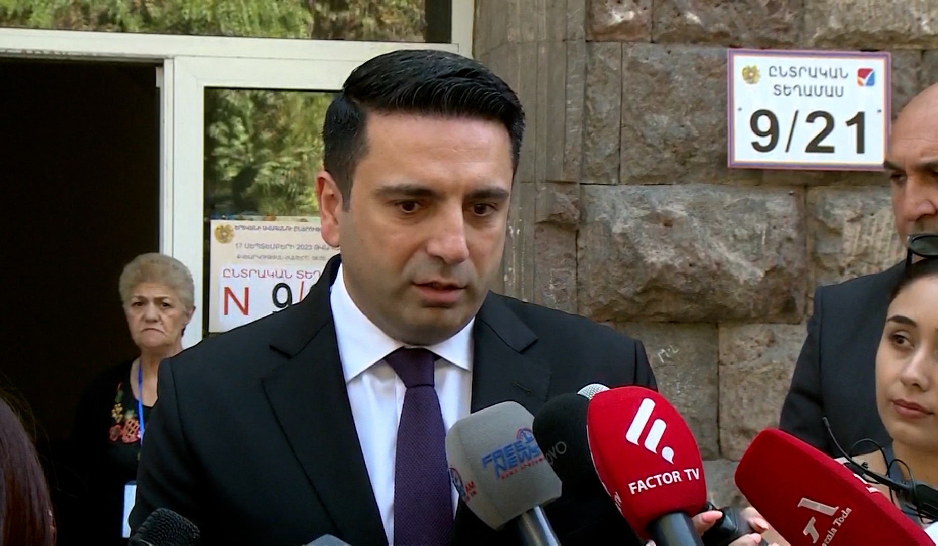 Քանի դեռ ՀՀ ժողովուրդը կանգնած է իշխանության մեջքին, մենք պինդ ենք բանակցային գործընթացների մեջ. Ալեն Սիմոնյան