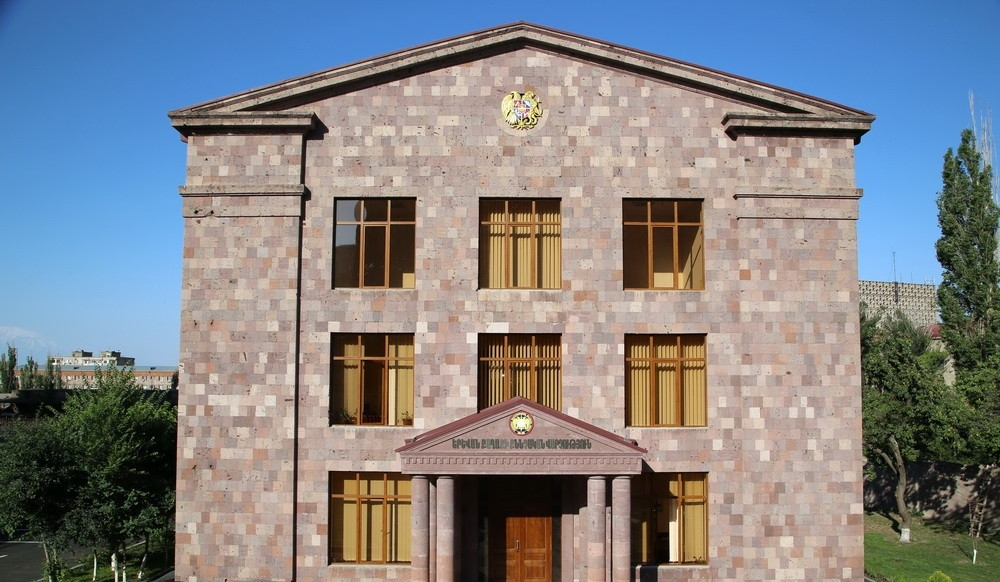 Սոցցանցի իր օգտահաշվի միջոցով ՀՀ-ում սահմանադրական կարգը բռնի տապալելու հրապարակային կոչ հնչեցնելու կասկածանքով ձերբակալվել է Խաչիկ Հակոբյանը. ՔԿ