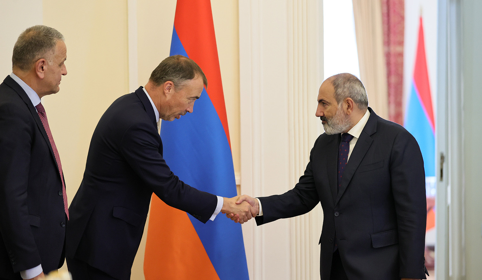 Пашинян и Клаар обсудили военно-политическая ситуацию, сложившаяся вокруг Нагорного Карабаха