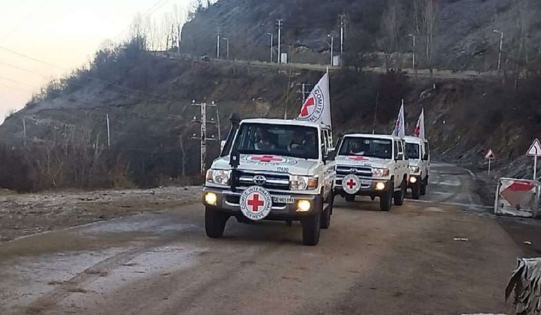 Сотрудники МККК доставили 9 раненых из Мартуни в Степанакерт: Аматуни