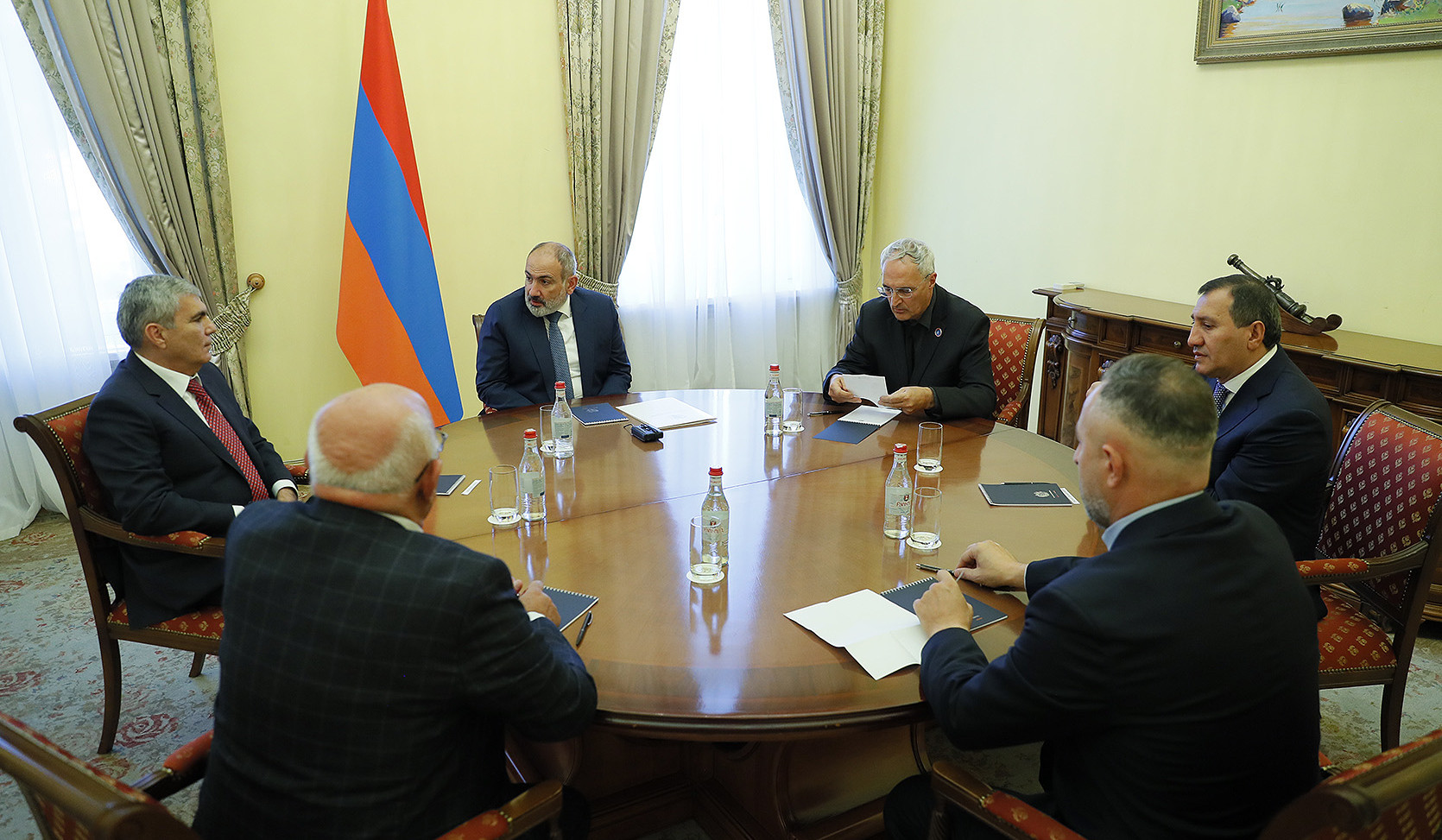 Prime Minister met with leaders of extra-parliamentary political forces