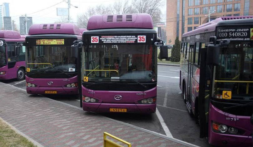 Ստեփանակերտի Վերածննդի հրապարակից Երևանի քաղաքապետարանի ավտոբուսները շարժվեցին դեպի ՀՀ