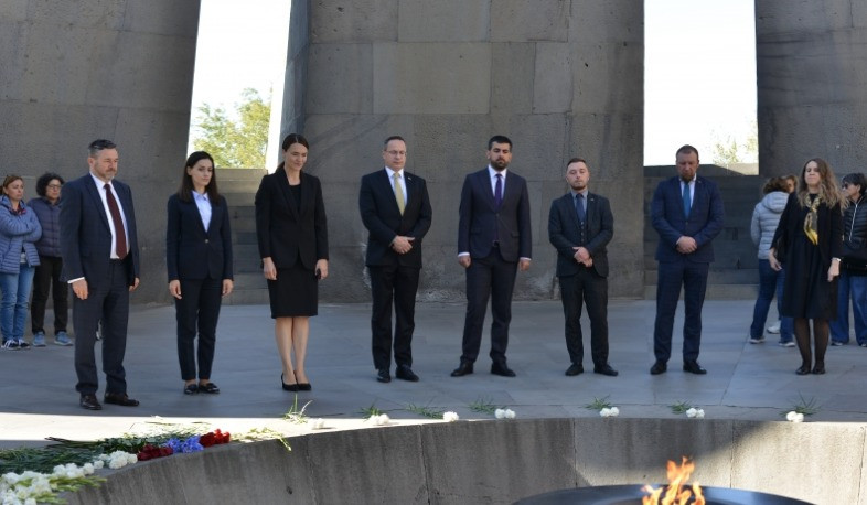 Delegation led by Deputy Speaker of Seimas of Lithuania visits Tsitsernakaberd Memorial Complex