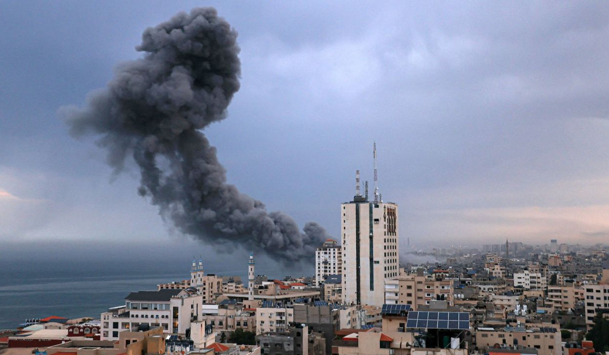 Fresh rocket attacks and ground battles as Israel and Hamas conflict intensifies